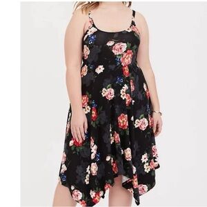 Torrid Women's Size 0 Black Floral Trapeze Dress Handkerchief Hem Stretch Waist